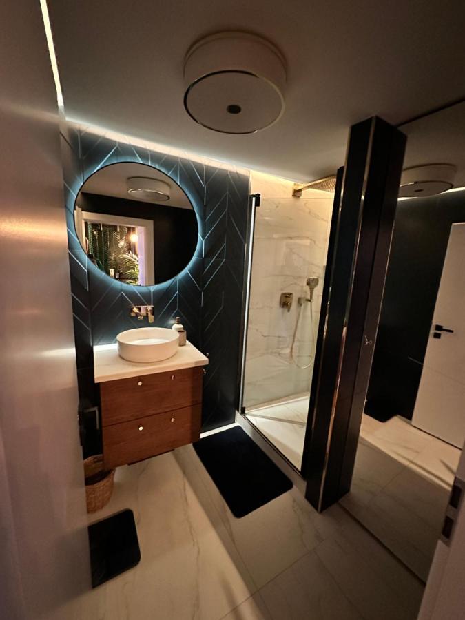 Apartamento Skyline Elegance With Free Parking Bratislava Exterior foto