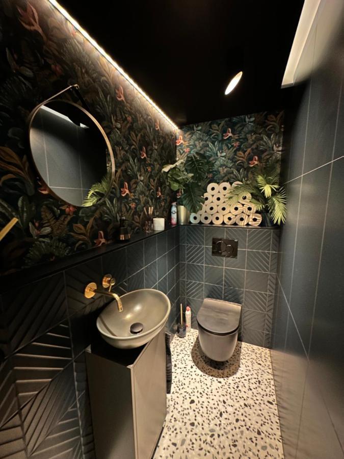 Apartamento Skyline Elegance With Free Parking Bratislava Exterior foto
